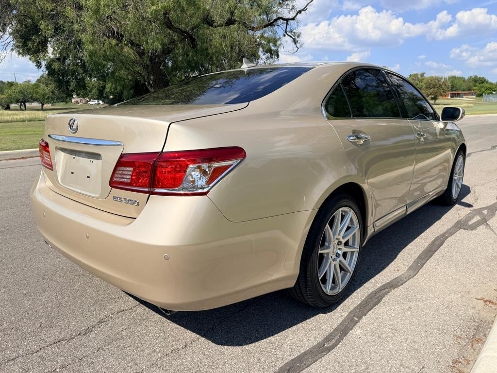 Lexus ES 350  2011