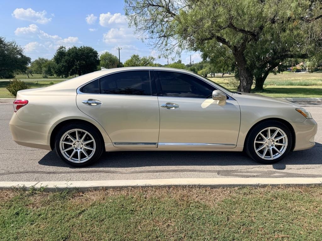 Lexus ES 350  2011