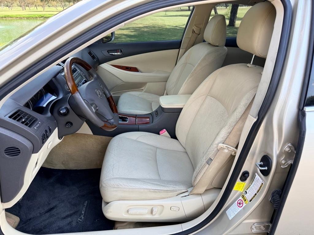 Lexus ES 350  2011