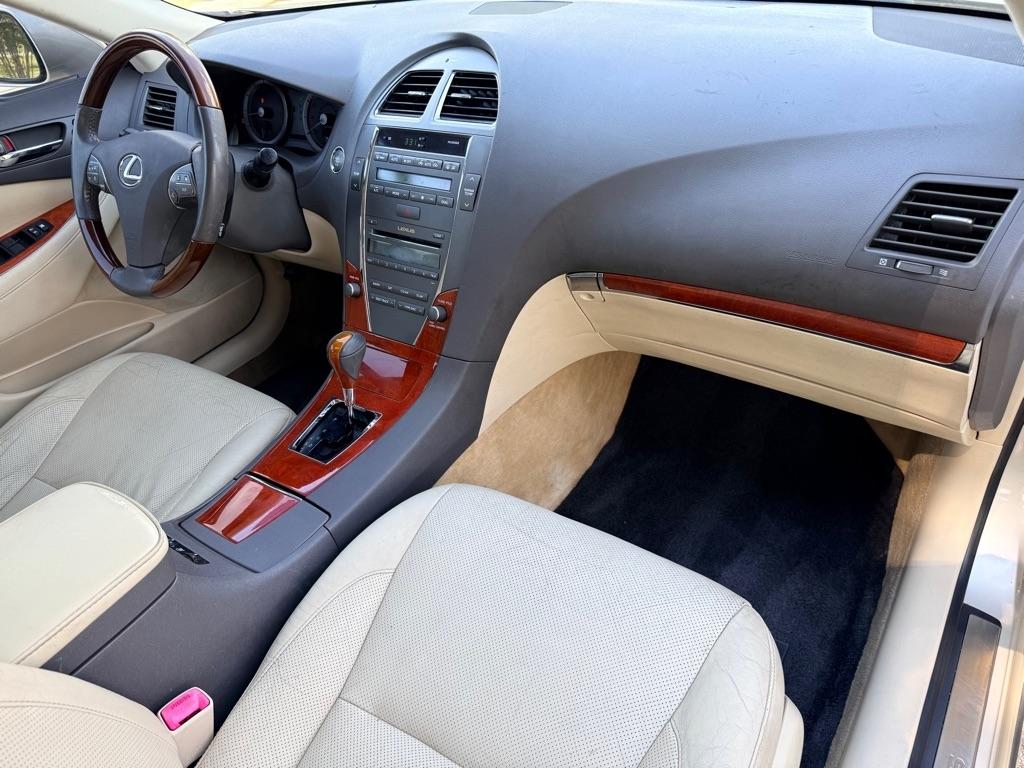 Lexus ES 350  2011
