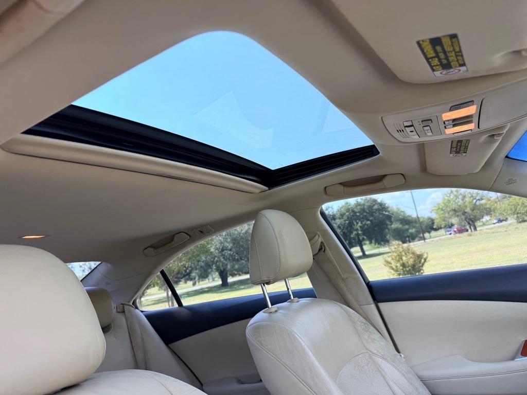Lexus ES 350  2011