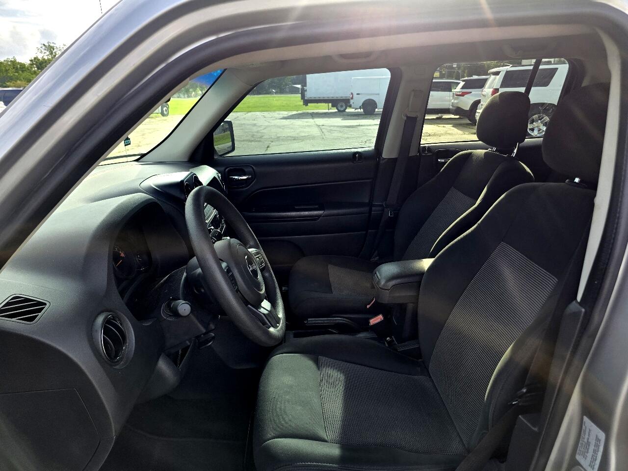 Jeep Patriot Sport 2WD 2016 Jeep Patriot Sport 2WD 2016