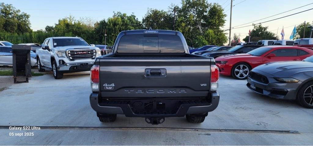 Toyota Tacoma Limited Double Cab V6 6AT 4WD 2017