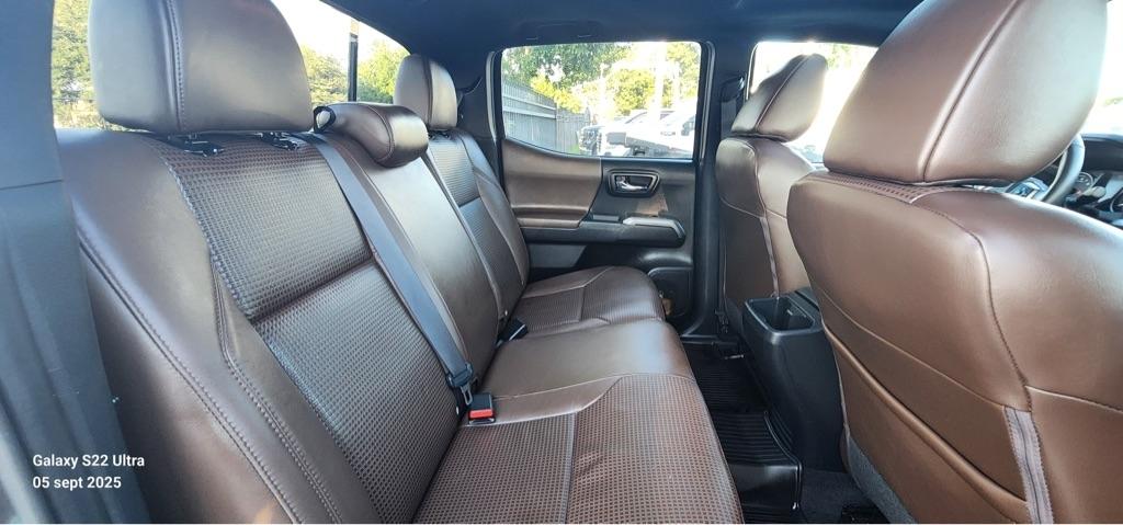 Toyota Tacoma Limited Double Cab V6 6AT 4WD 2017