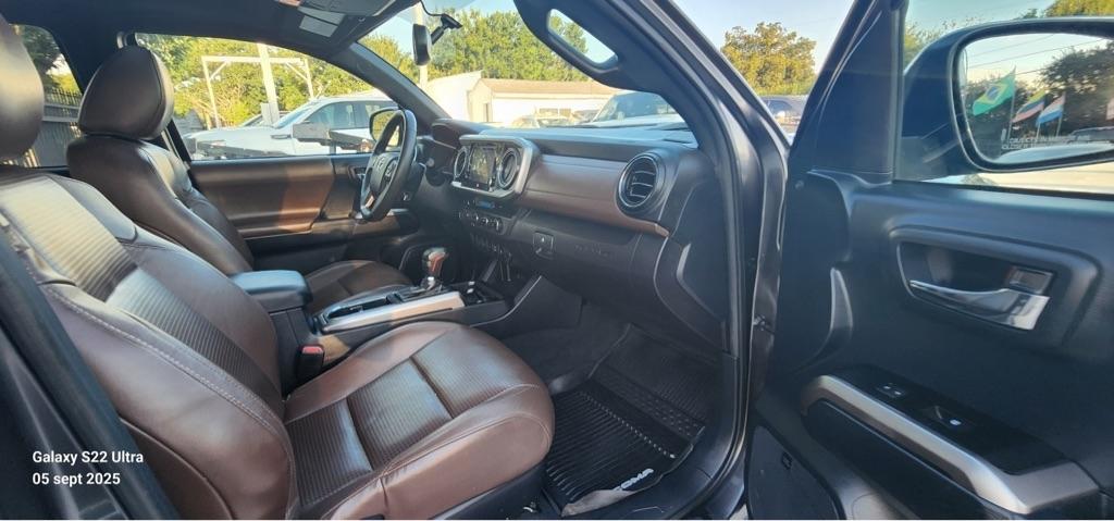 Toyota Tacoma Limited Double Cab V6 6AT 4WD 2017