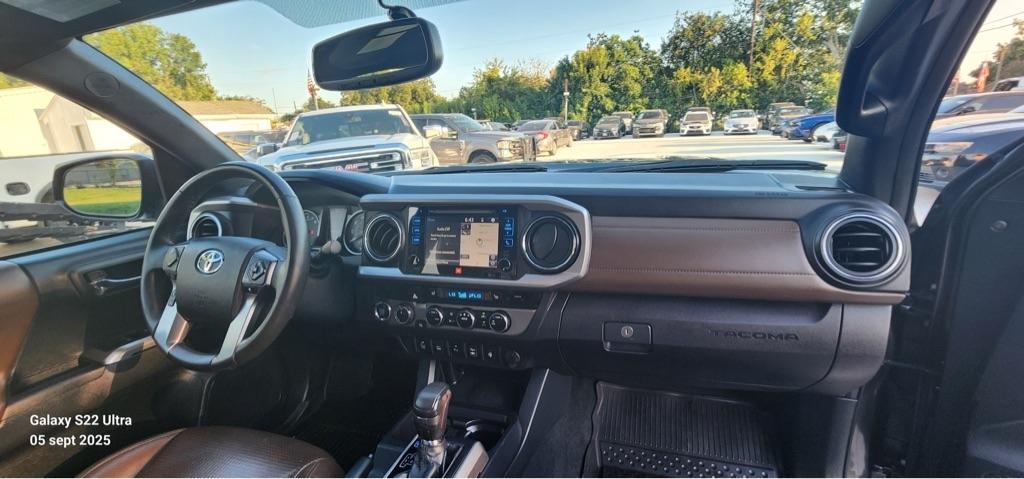 Toyota Tacoma Limited Double Cab V6 6AT 4WD 2017