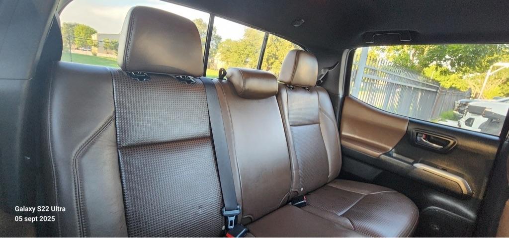 Toyota Tacoma Limited Double Cab V6 6AT 4WD 2017