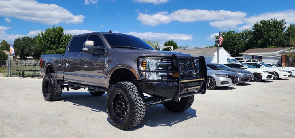 Ford F-250 SD Lariat Crew Cab 4WD 2019 Ford F-250 SD Lariat Crew Cab 4WD 2019