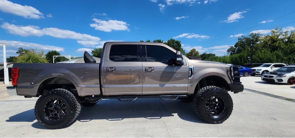 Ford F-250 SD Lariat Crew Cab 4WD 2019 Ford F-250 SD Lariat Crew Cab 4WD 2019