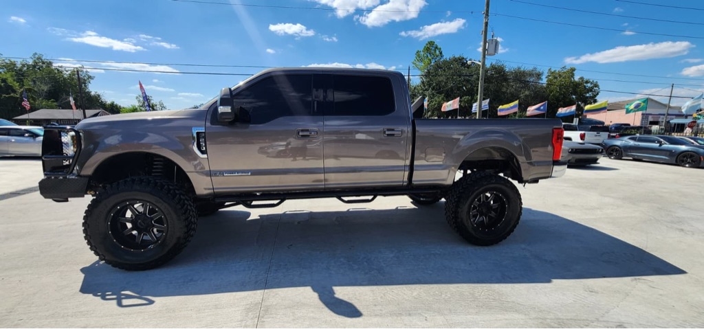 Ford F-250 SD Lariat Crew Cab 4WD 2019 Ford F-250 SD Lariat Crew Cab 4WD 2019