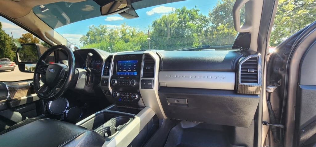 Ford F-250 SD Lariat Crew Cab 4WD 2019 Ford F-250 SD Lariat Crew Cab 4WD 2019