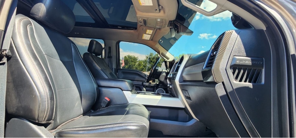 Ford F-250 SD Lariat Crew Cab 4WD 2019 Ford F-250 SD Lariat Crew Cab 4WD 2019