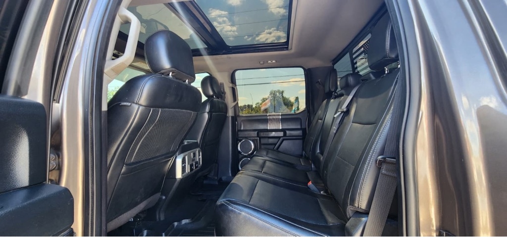 Ford F-250 SD Lariat Crew Cab 4WD 2019 Ford F-250 SD Lariat Crew Cab 4WD 2019