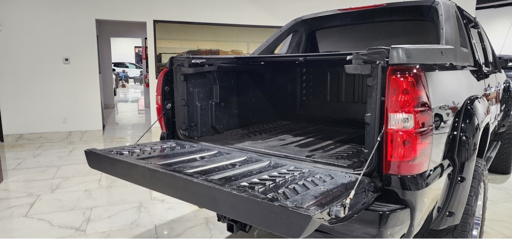 Chevrolet Avalanche LS 4WD 2008