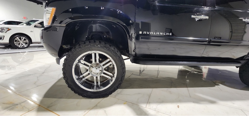 Chevrolet Avalanche LS 4WD 2008
