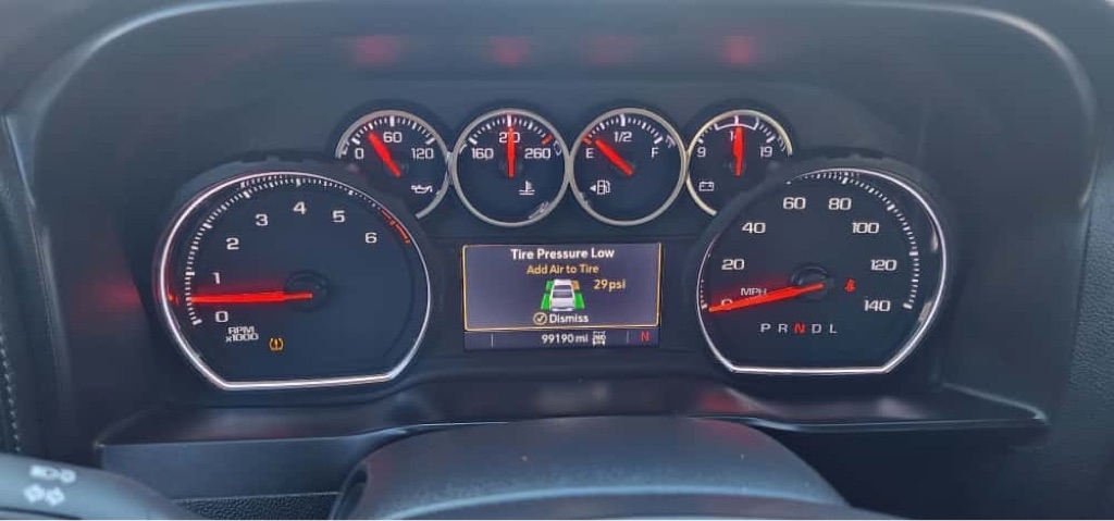 Chevrolet Silverado 1500 LT Trail Boss Crew Cab 4WD 2021