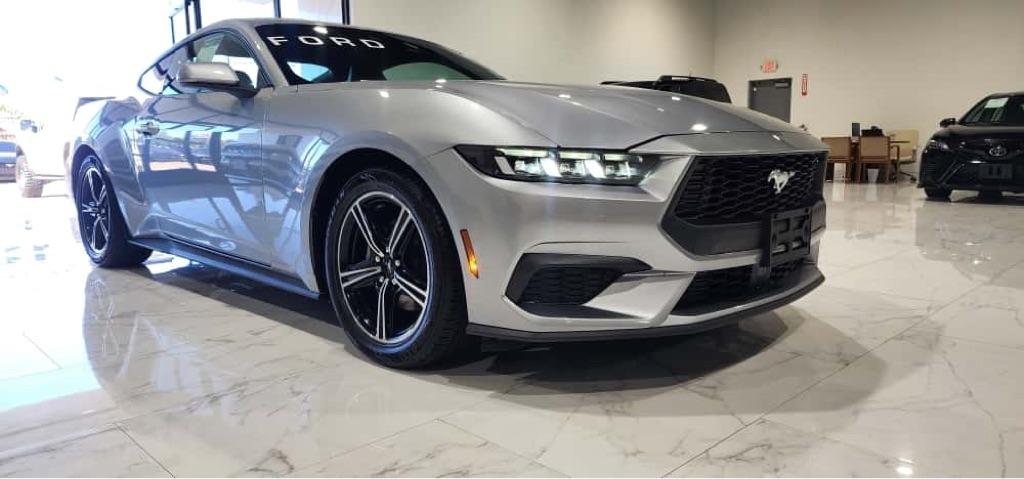 Ford Mustang EcoBoost Coupe 2024