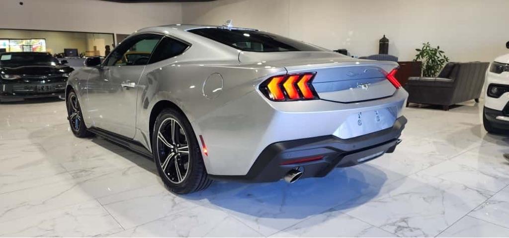 Ford Mustang EcoBoost Coupe 2024