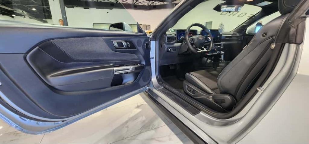 Ford Mustang EcoBoost Coupe 2024