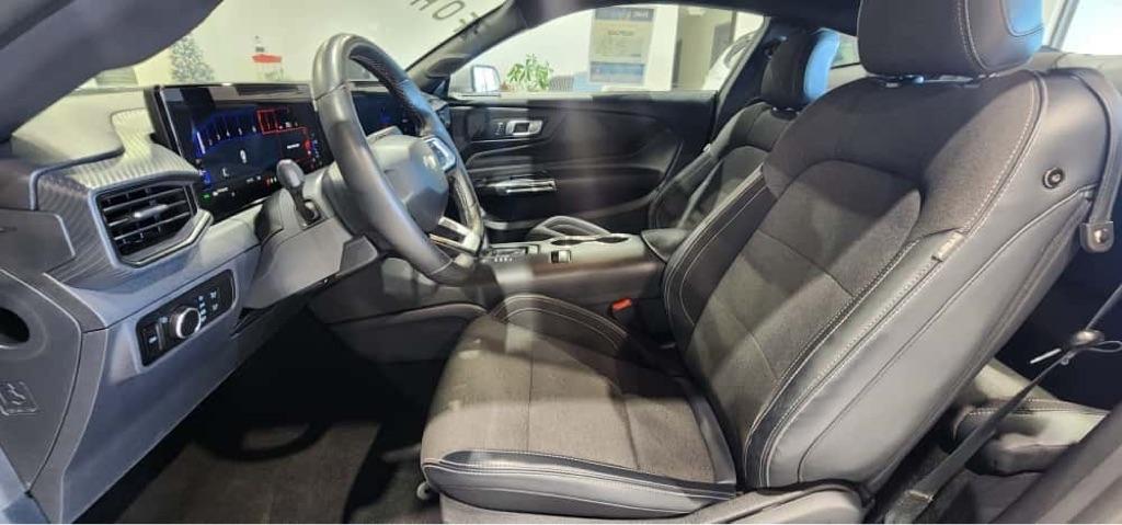 Ford Mustang EcoBoost Coupe 2024