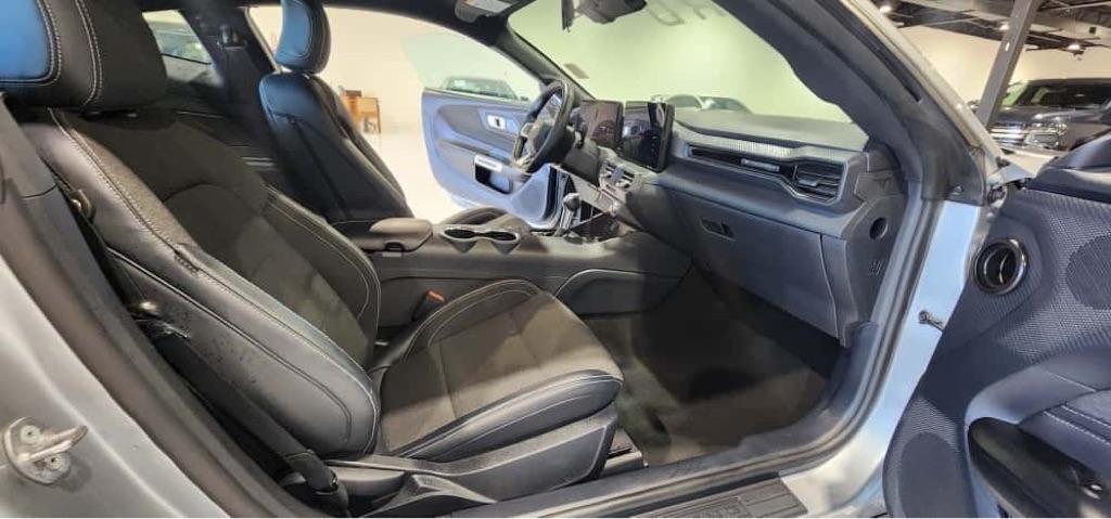 Ford Mustang EcoBoost Coupe 2024