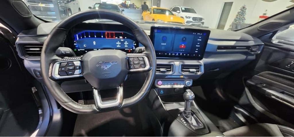 Ford Mustang EcoBoost Coupe 2024