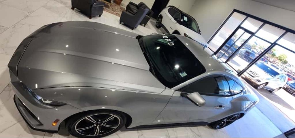 Ford Mustang EcoBoost Coupe 2024