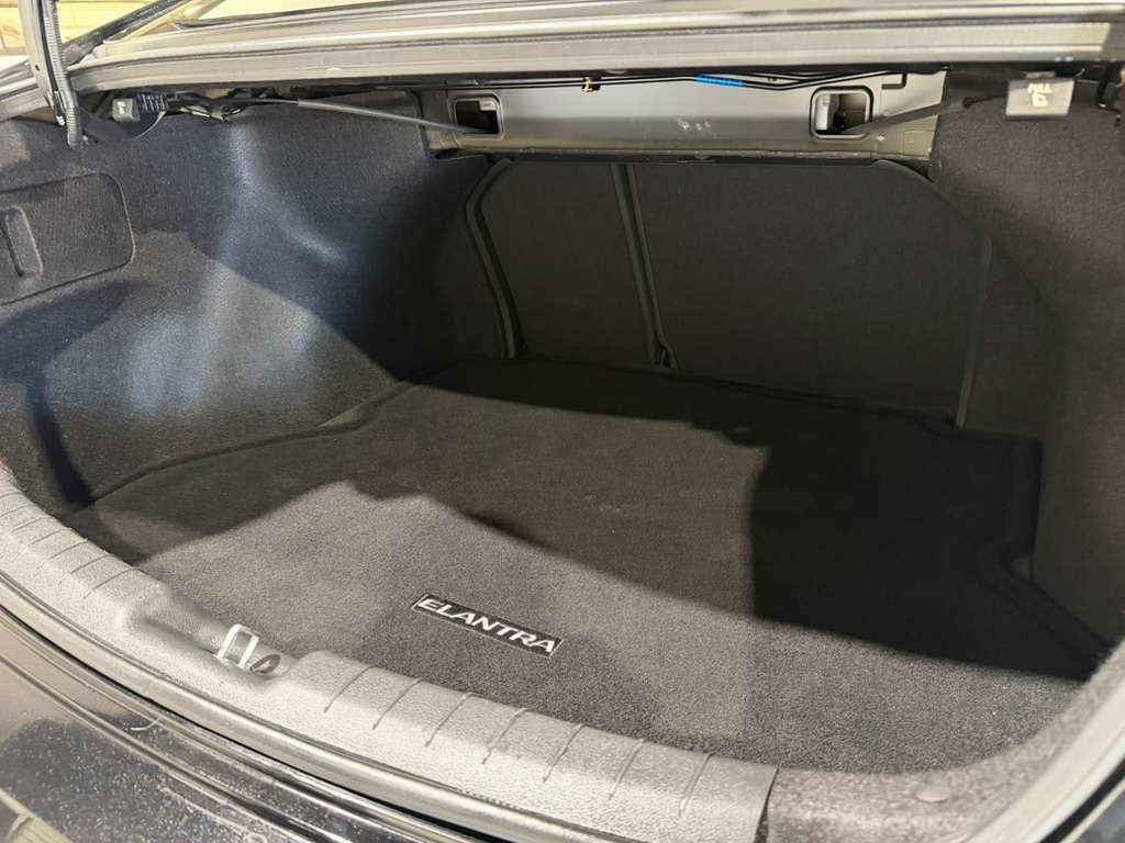 Hyundai Elantra Limited 2020