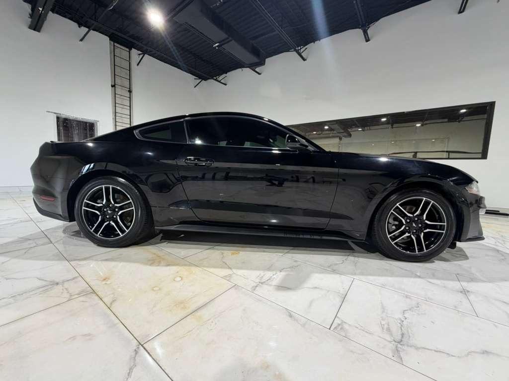 Ford Mustang EcoBoost Coupe 2018