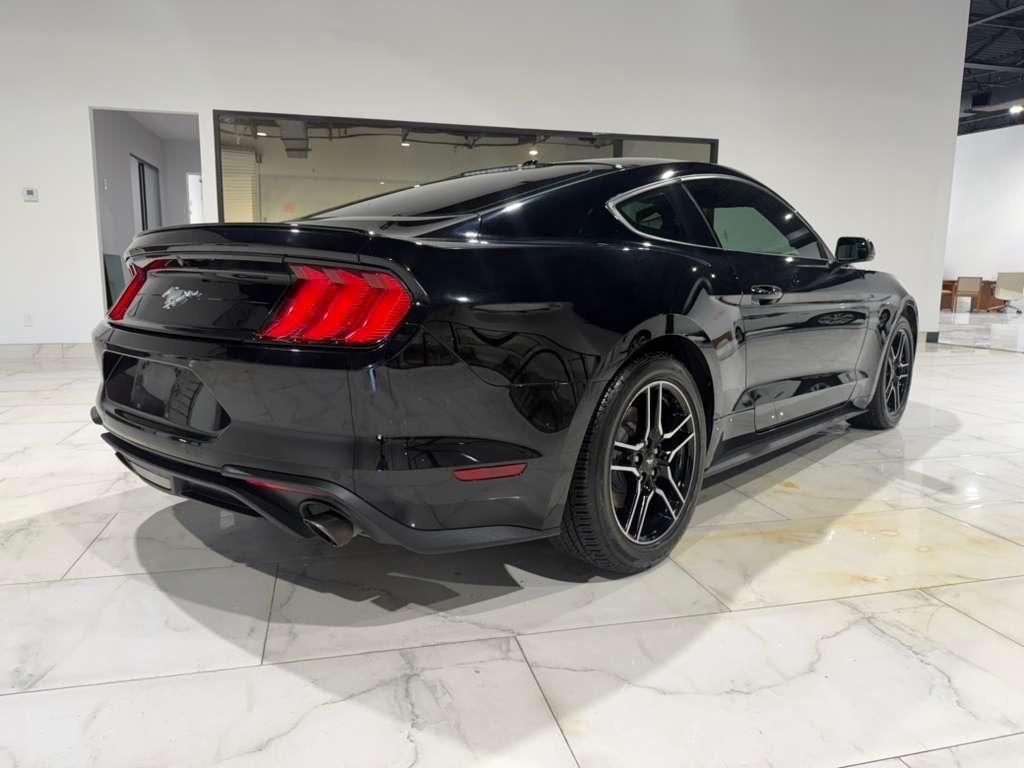 Ford Mustang EcoBoost Coupe 2018