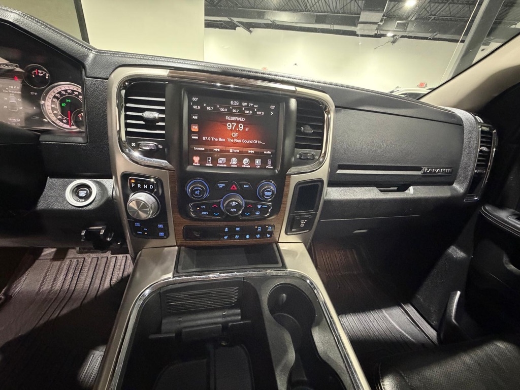 RAM 1500 Laramie Crew Cab SWB 4WD 2017