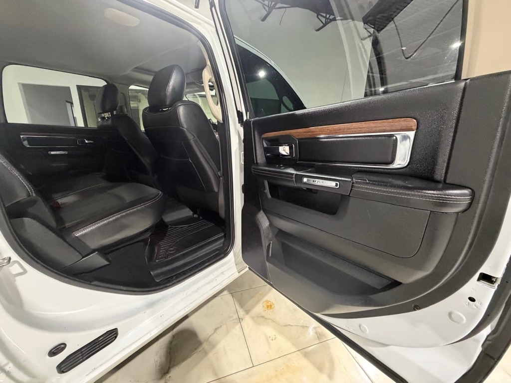 RAM 1500 Laramie Crew Cab SWB 4WD 2017