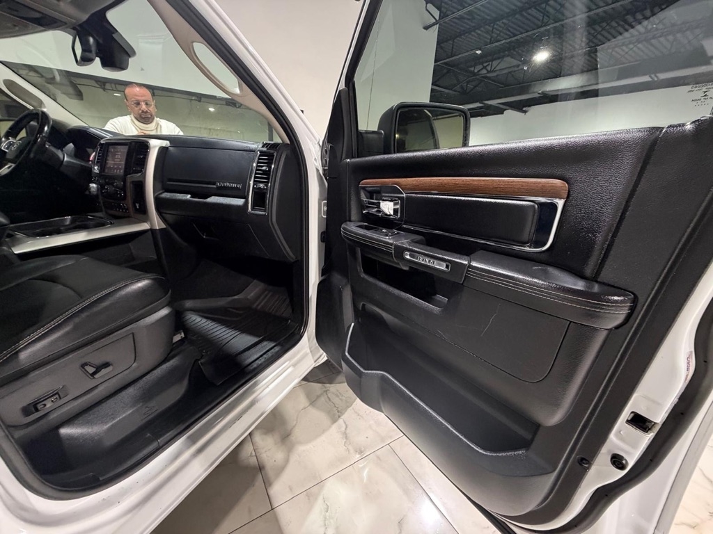 RAM 1500 Laramie Crew Cab SWB 4WD 2017