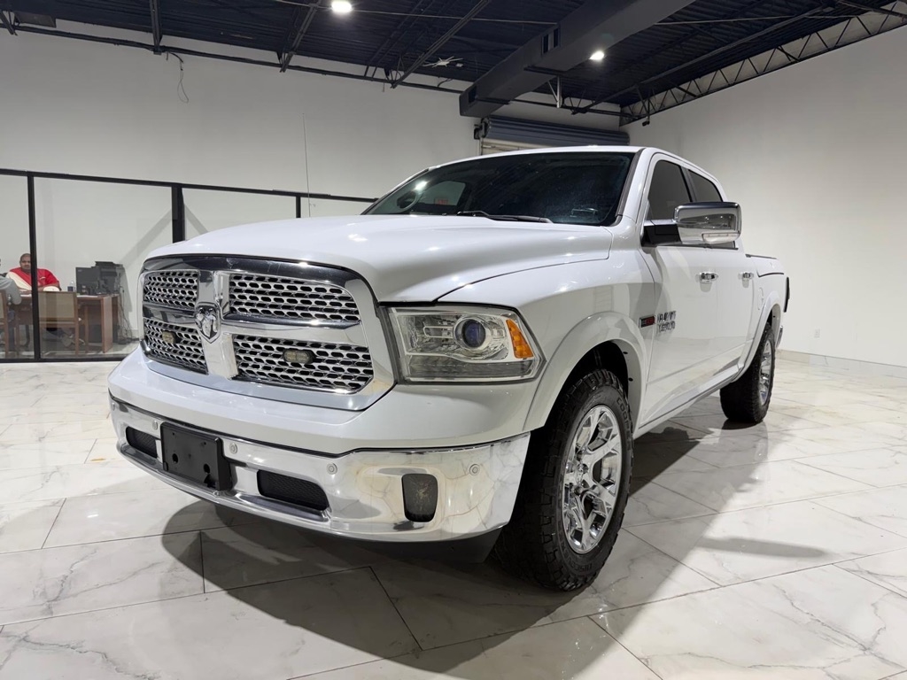 RAM 1500 Laramie Crew Cab SWB 4WD 2017