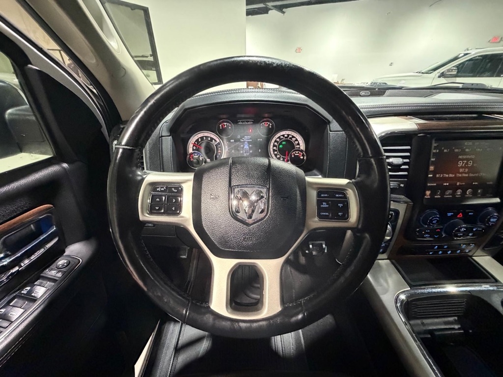 RAM 1500 Laramie Crew Cab SWB 4WD 2017