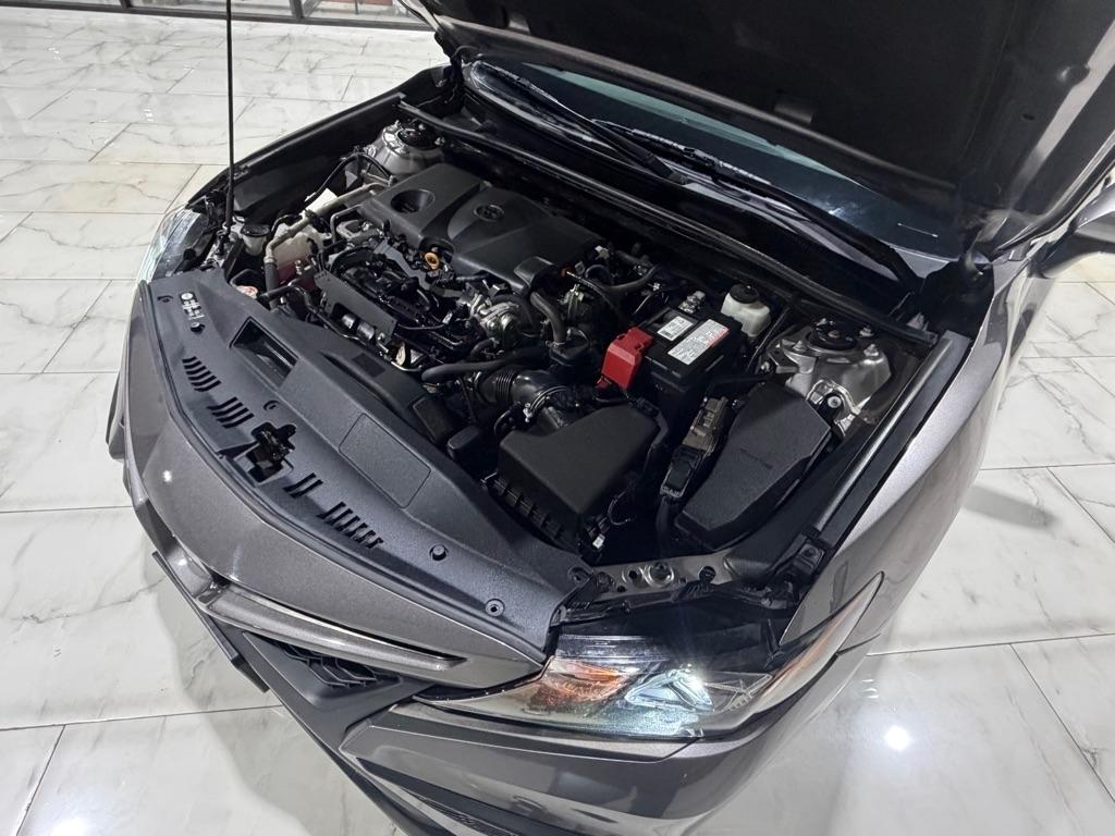 Toyota Camry SE 2021