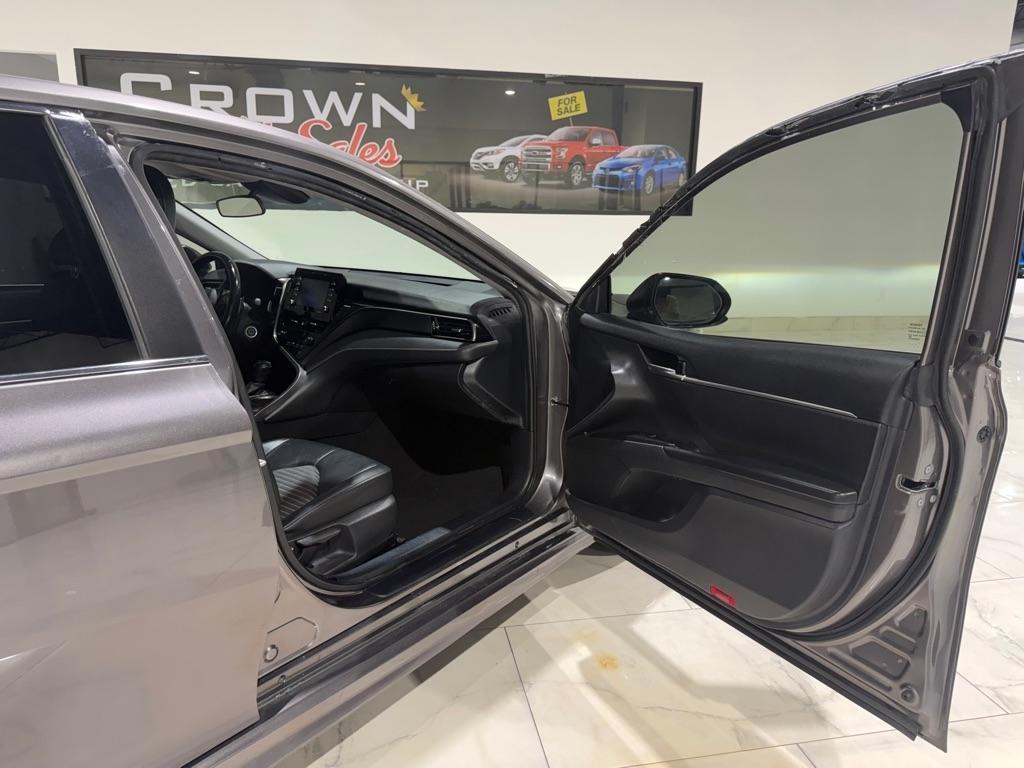 Toyota Camry SE 2021