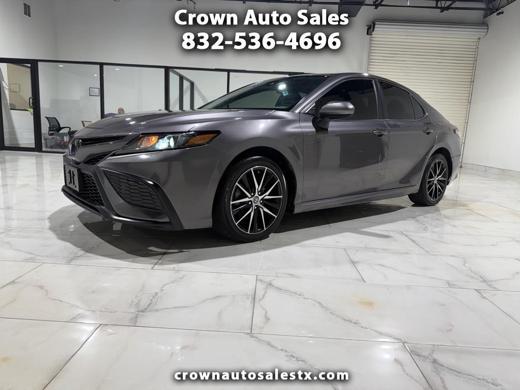 Toyota Camry SE 2021
