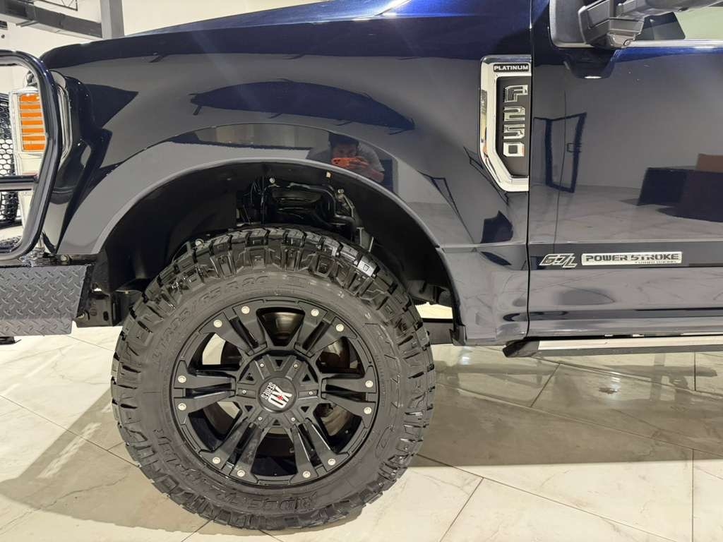 Ford F-250 SD Platinum Crew Cab 4WD 2022