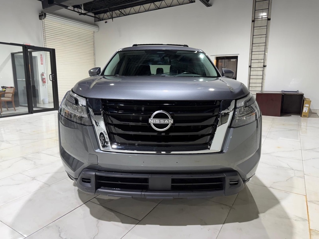 Nissan Pathfinder SV 2022