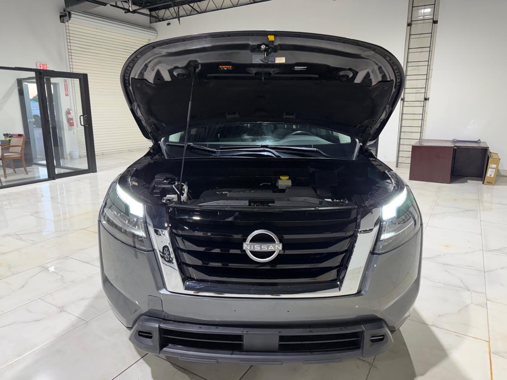 Nissan Pathfinder SV 2022