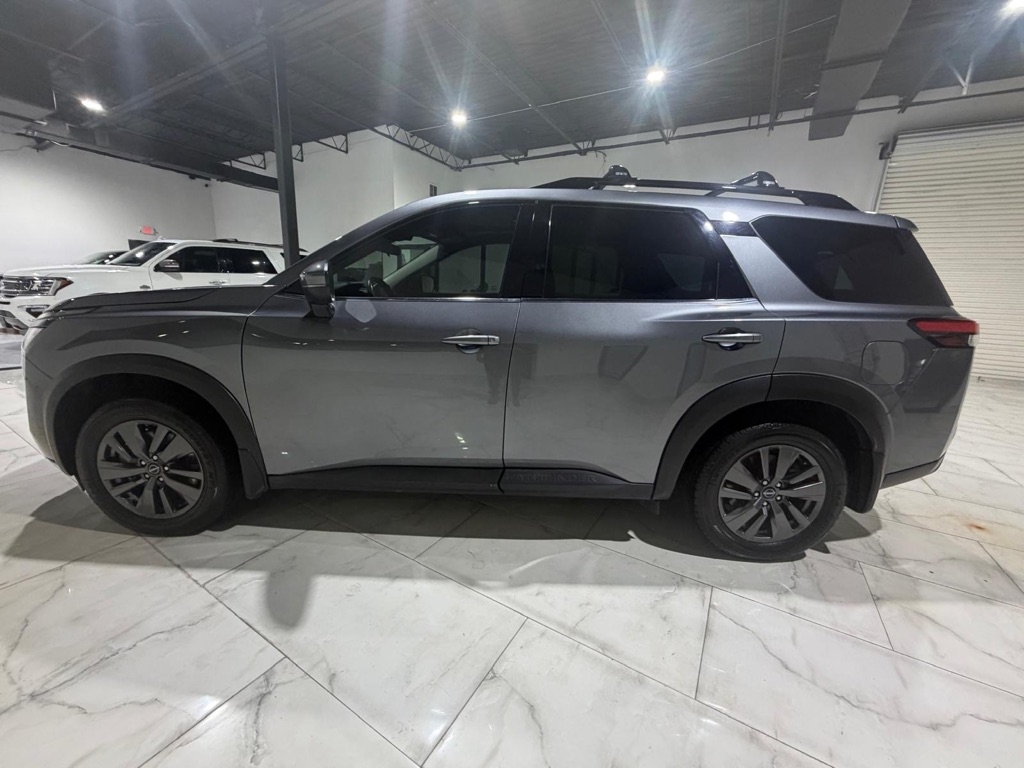 Nissan Pathfinder SV 2022