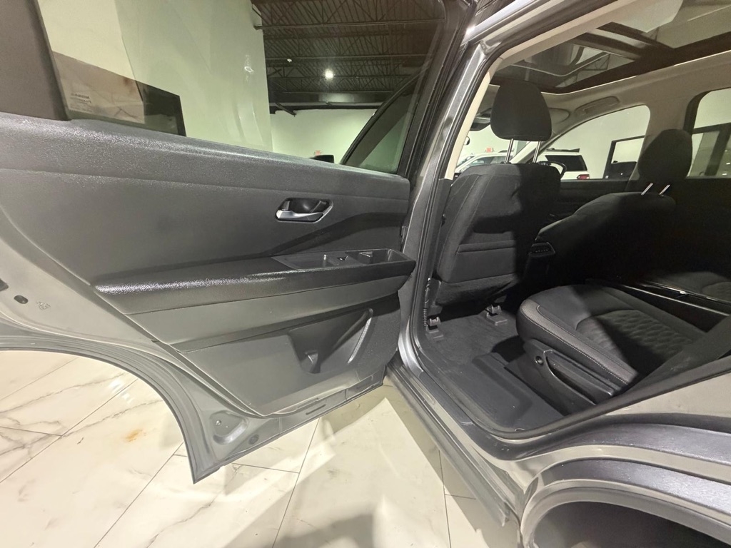 Nissan Pathfinder SV 2022