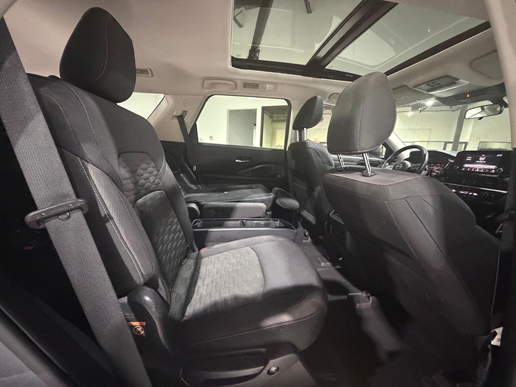 Nissan Pathfinder SV 2022