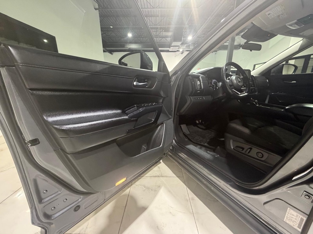 Nissan Pathfinder SV 2022