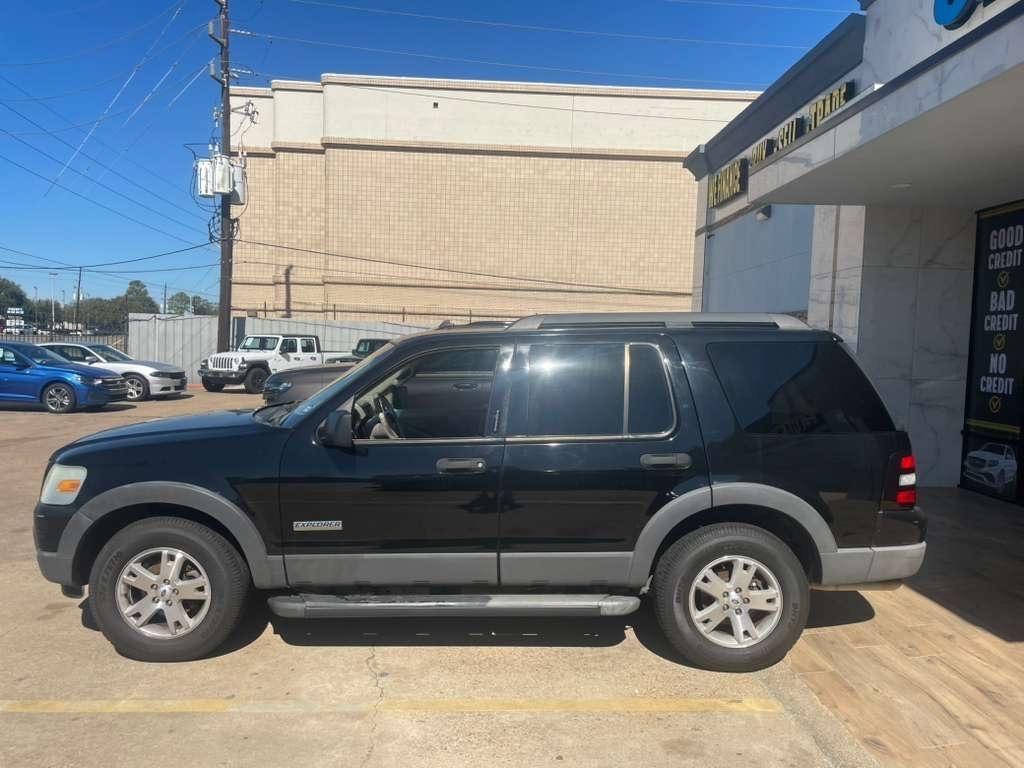 Ford Explorer XLT 4.0L 2WD 2006