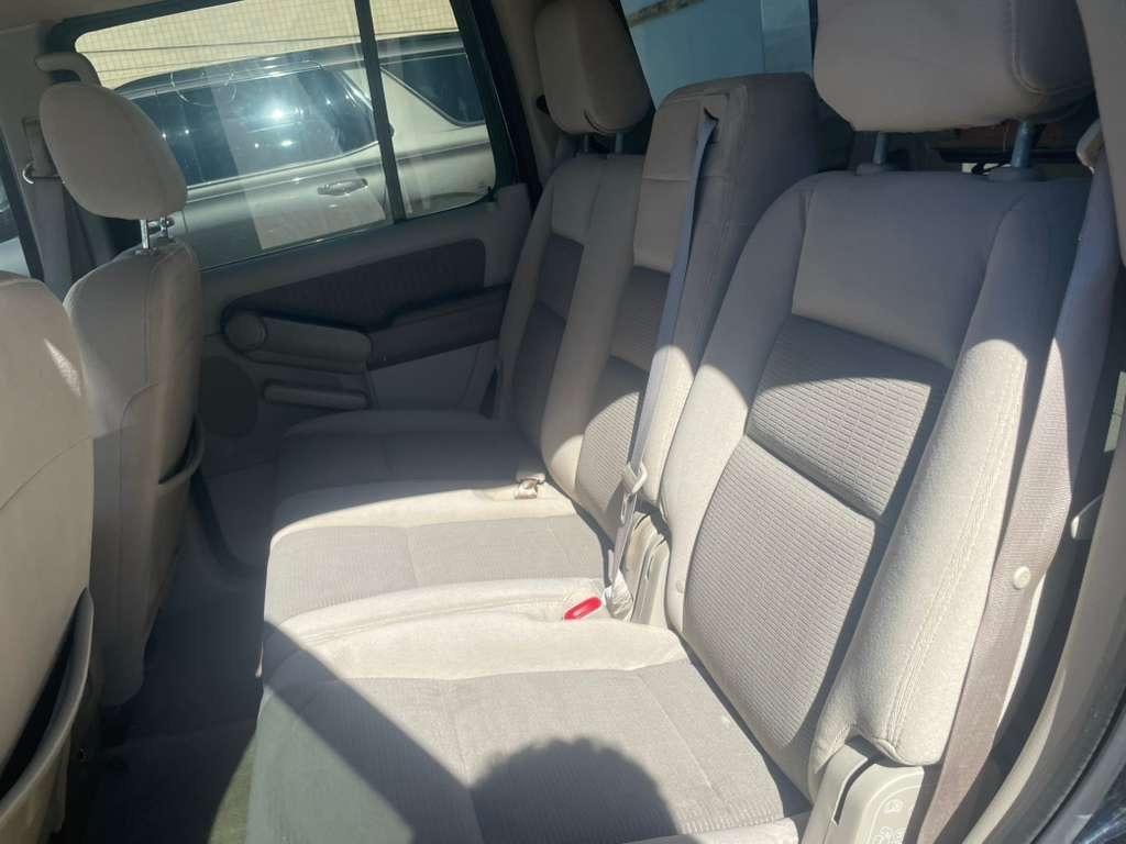 Ford Explorer XLT 4.0L 2WD 2006