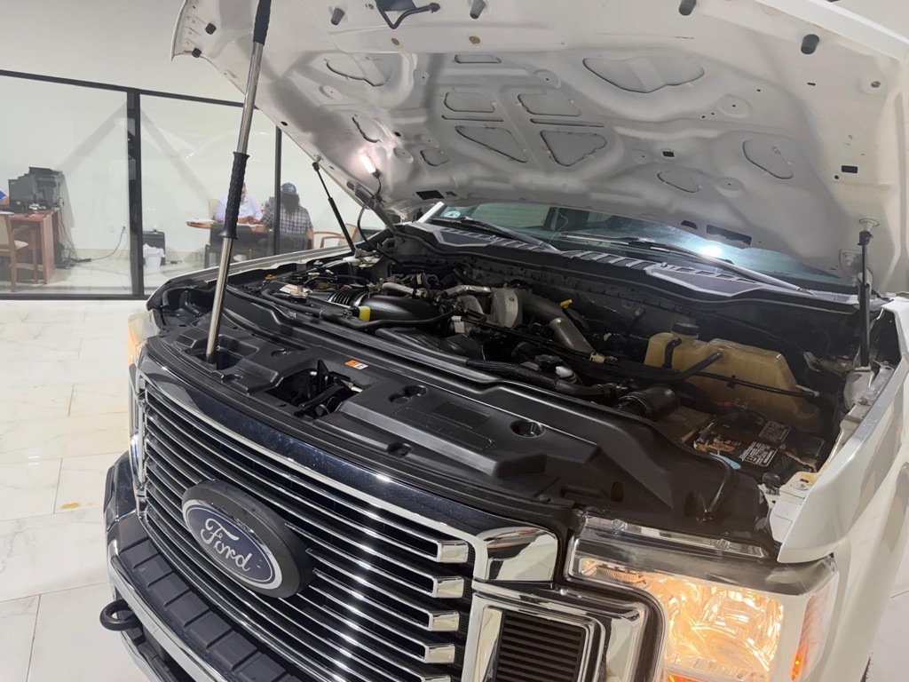 Ford F-350 SD Platinum Crew Cab Long Box 4WD DRW 2020