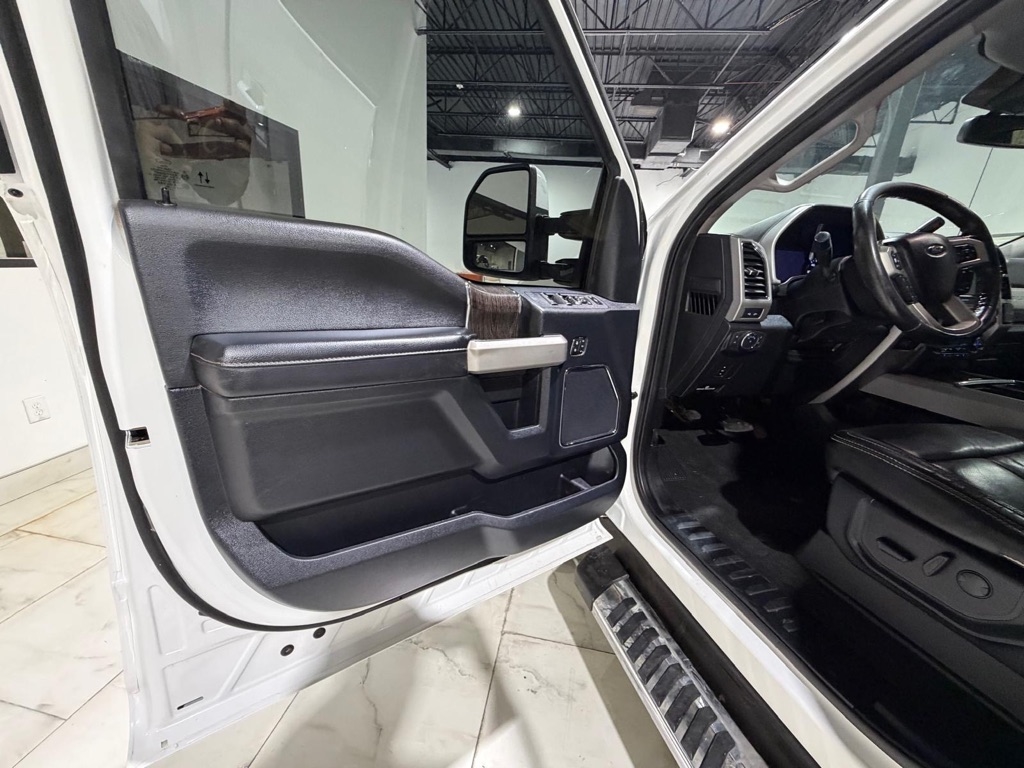 Ford F-350 SD Platinum Crew Cab Long Box 4WD DRW 2020