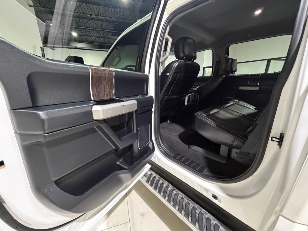 Ford F-350 SD Platinum Crew Cab Long Box 4WD DRW 2020